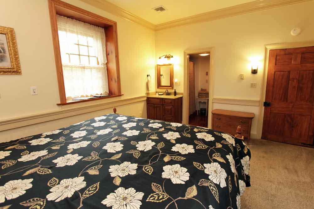 Meadow View Room, Lancaster County PA Bed & Breakfast