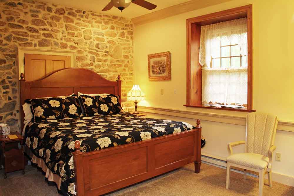 Meadow View Room, Lancaster County PA Bed & Breakfast