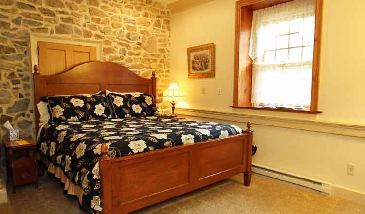 Meadow View Room, Lancaster County PA Bed & Breakfast