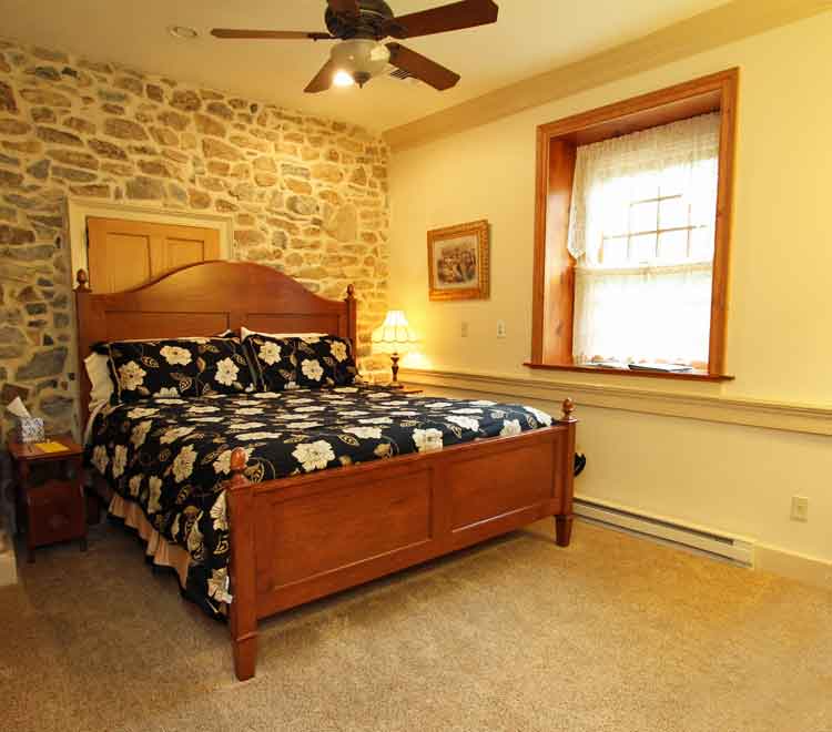 Meadow View Room, Lancaster County PA Bed & Breakfast