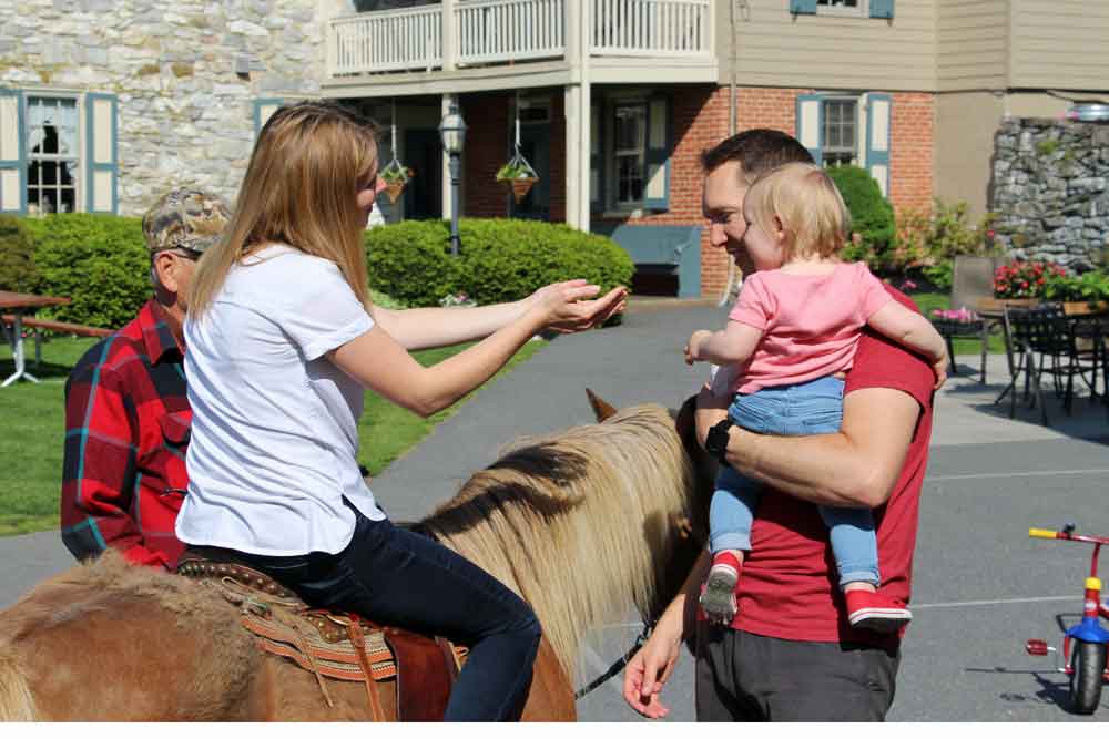 child friendly farm bed and breakfast Lancaster PA